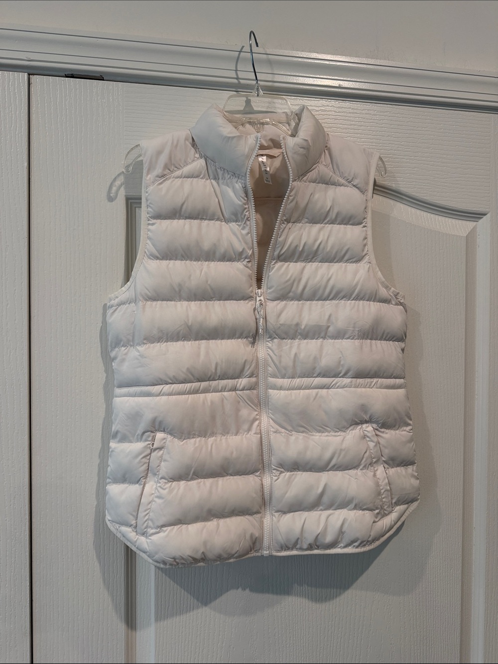 Fabletics White Quilted Puffer Vest - Sleeveless Zip Front